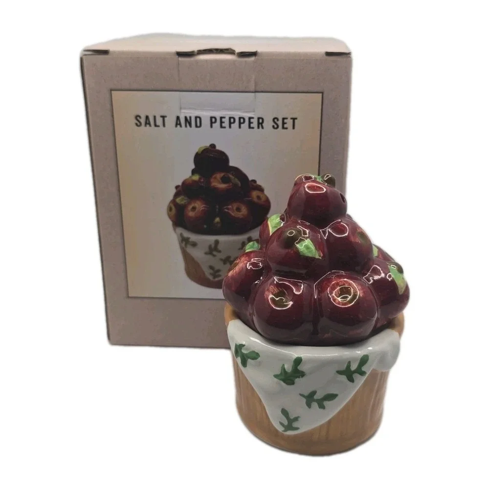 Cracker Barrel Collectables Apples & Basket Salt & Pepper Shakers Set NIB U260